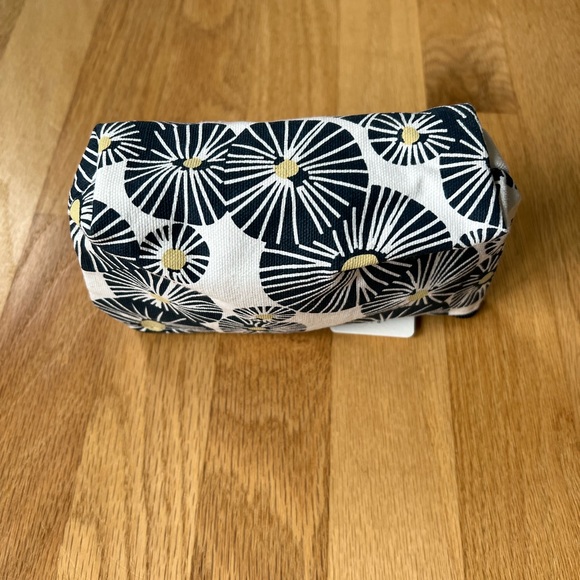 NWT Rock Flower Paper Small Pouch - Picture 5 of 5